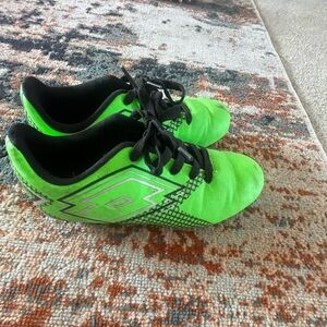 Youth Umbro Soccer Cleats